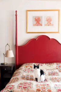 Scopri di più sull'articolo Il Rosso In Camera Da Letto: 6 Idee di Design Audace e Moderno